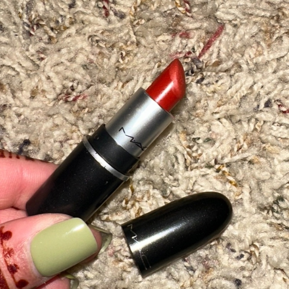 Mac red chill 🌶️ red mini lipstick 💄 💋